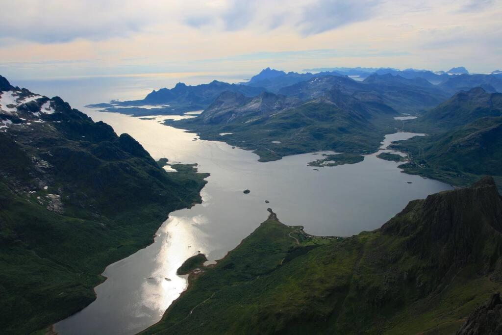 Charming House By The Sea, Lofoten! Laupstad Bagian luar foto
